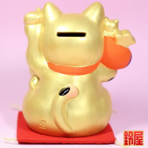 可愛い招き猫の置物2