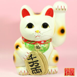 手の高い招き猫の置物・左手上げ1