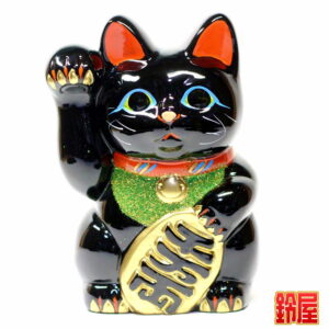黒色の招き猫の置物1